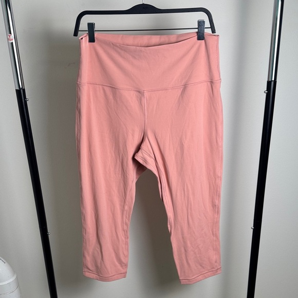 Lululemon Athletica Pink Peach Athletic Align Crop Capri Leggings Size 14 - Picture 1 of 6